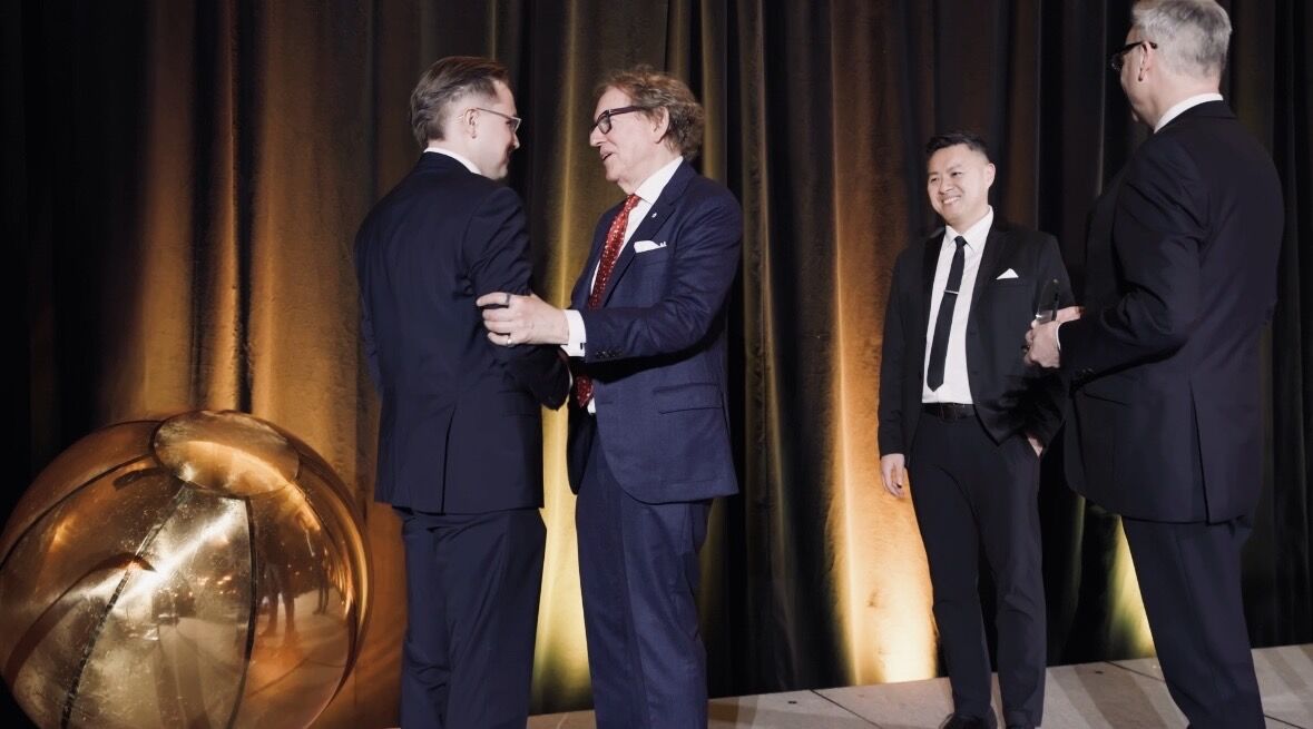 Anton Bondarev at the Outstanding Cross-Functional Collaboration Award presentation